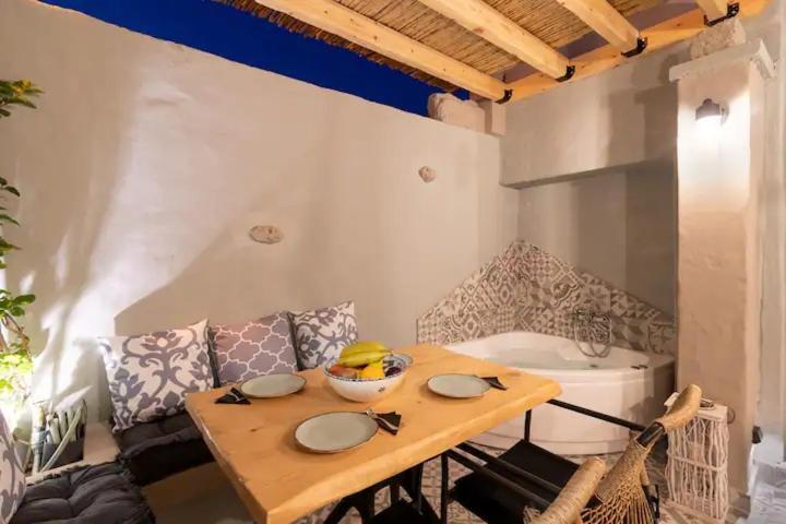 Kyrangelo Traditional House With Outdoor Jacuzzi Koskinou  エクステリア 写真
